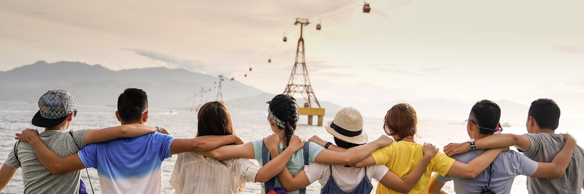 快盈VIII官网玩家部落栏目展示线上社区交流与经验分享的温馨场景